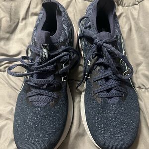 Asics Gel Kayano 28’s.